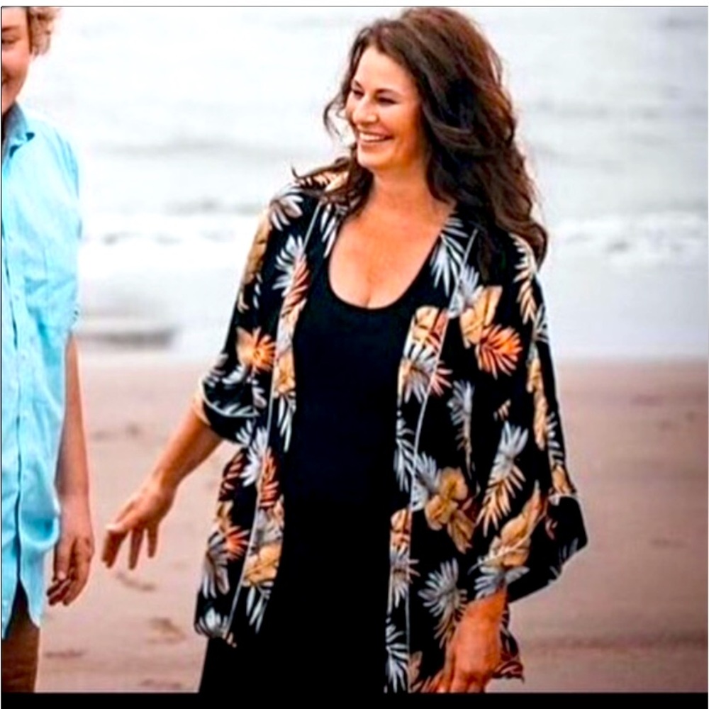 Tropical floral black open front kimono size medium NWT